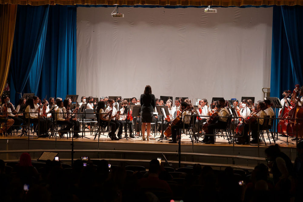 It was an amazing night at Lawrence Elementary School as the 6th grade students put on a magical musical performance
